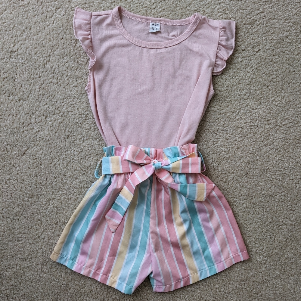 SHEIN Young Girl Butterfly Sleeve Tee & Block Striped Belted Shorts